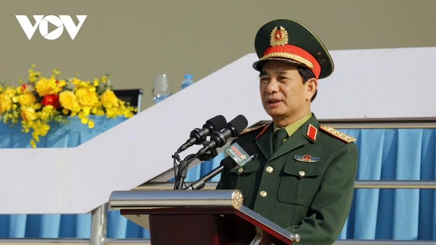 Defense Minister inspects preparations for Vietnam Defense Expo 2024